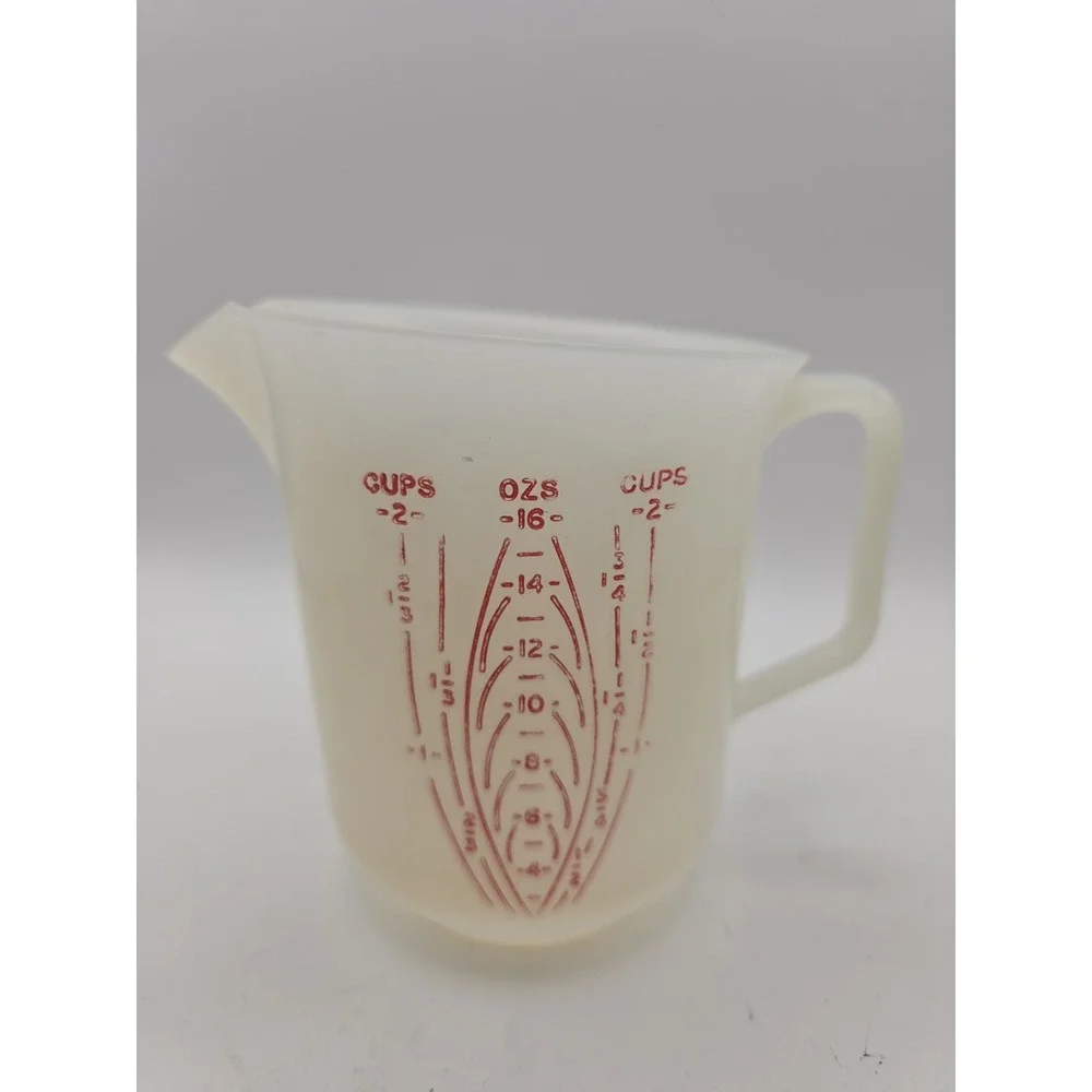 Vintage Tupperware 2 Cup 16 Oz Measuring Cup Pitcher 134 Raised Red Lettering